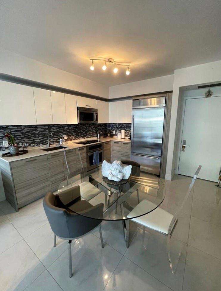 Brickell House at 1300 Brickell Bay Dr, Miami, FL 33131 - For Rent photo 6