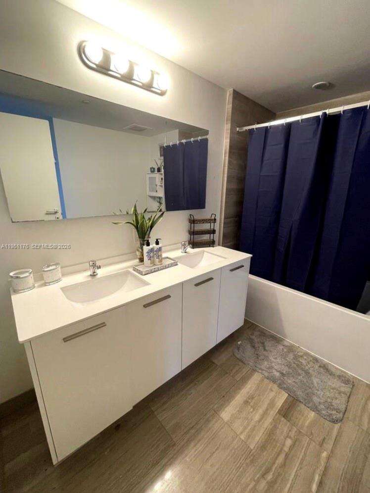 Brickell House at 1300 Brickell Bay Dr, Miami, FL 33131 - For Rent photo 7