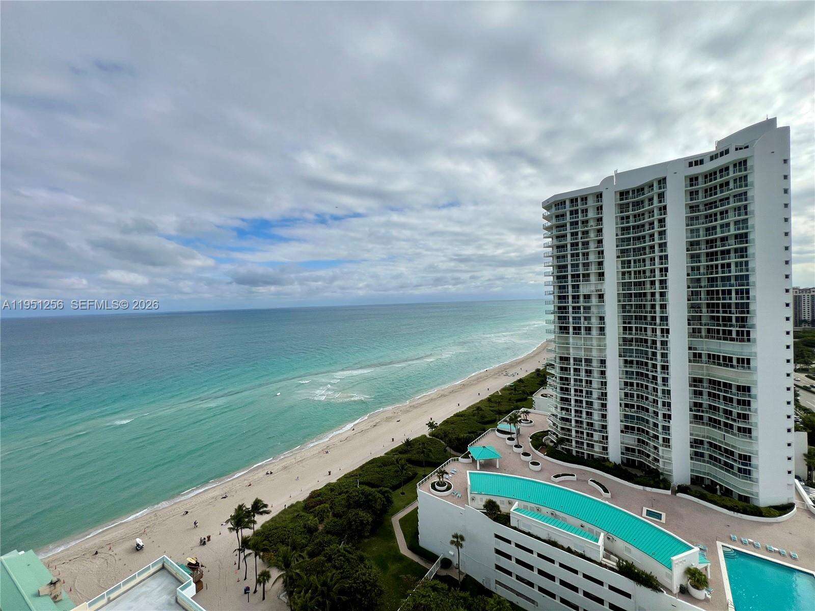 La Perla at 16699 Collins Ave, Sunny Isles Beach, FL 33160 - For Rent photo 1