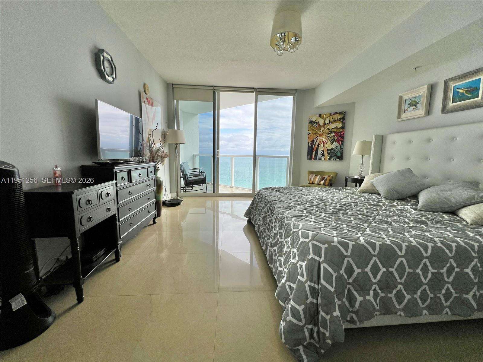 La Perla at 16699 Collins Ave, Sunny Isles Beach, FL 33160 - For Rent photo 11