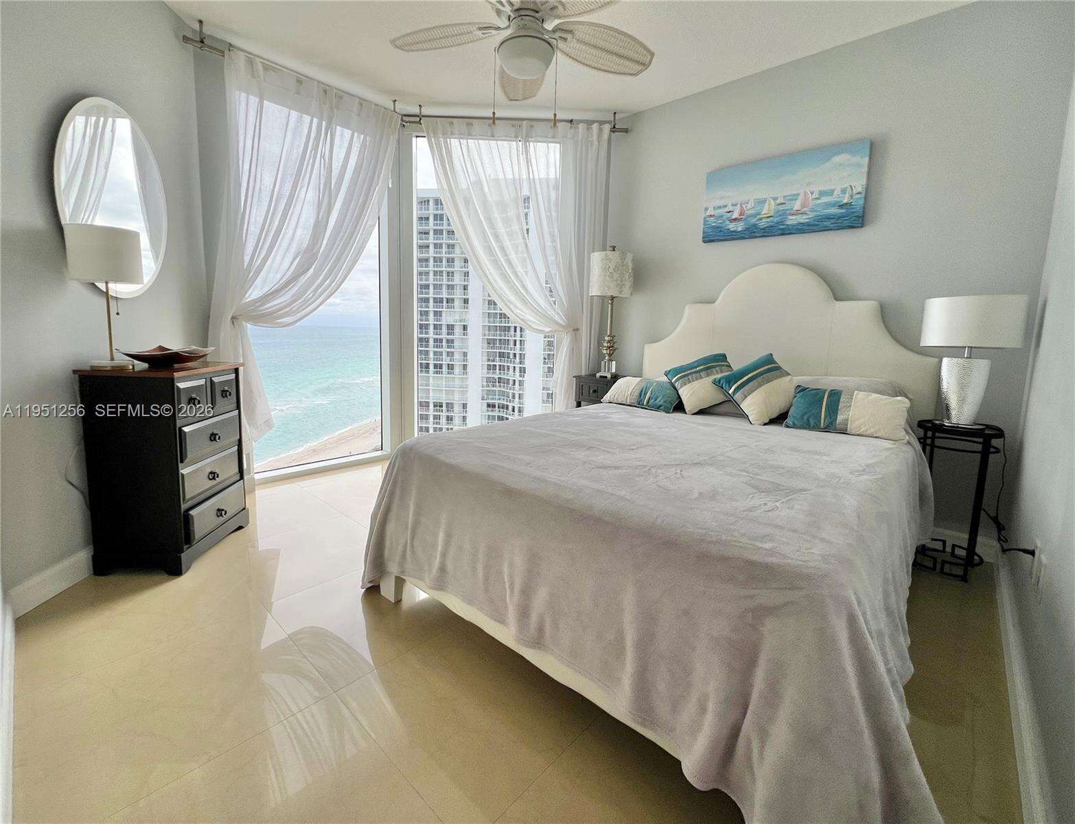La Perla at 16699 Collins Ave, Sunny Isles Beach, FL 33160 - For Rent photo 18