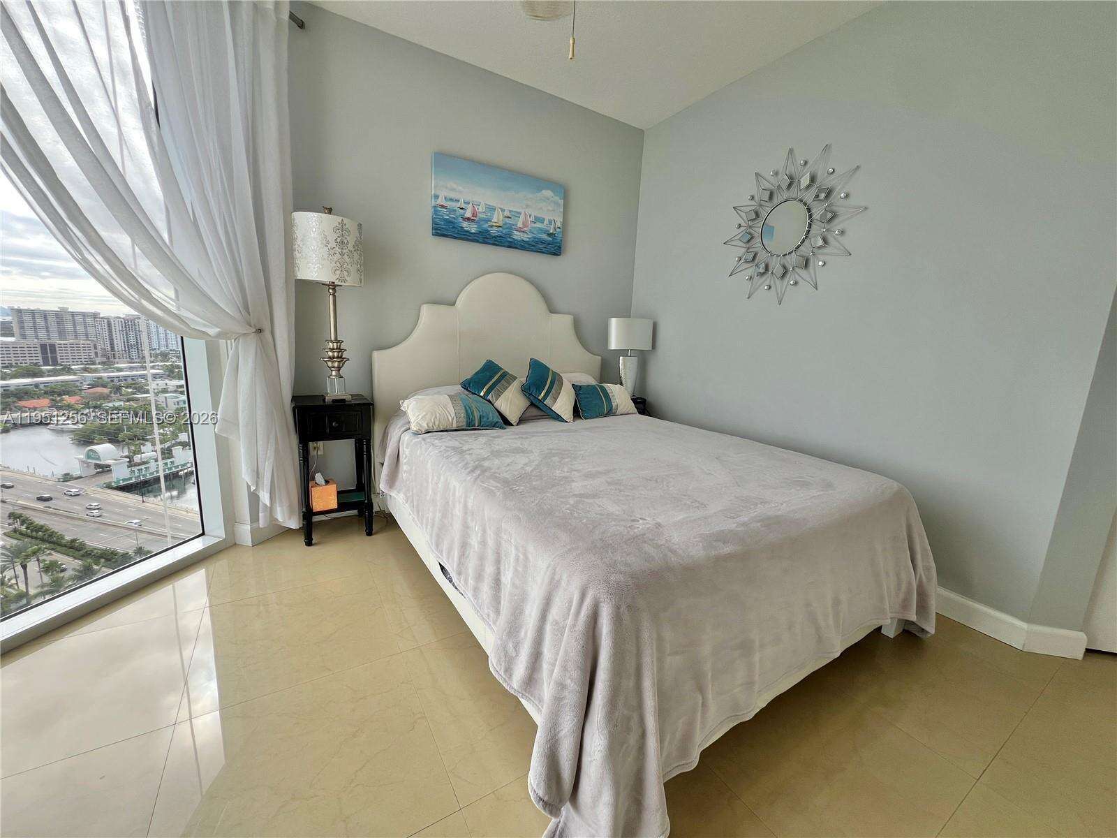 La Perla at 16699 Collins Ave, Sunny Isles Beach, FL 33160 - For Rent photo 19