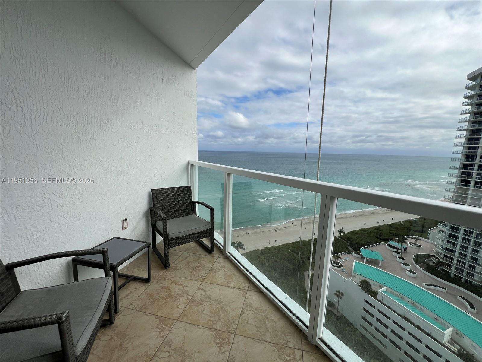 La Perla at 16699 Collins Ave, Sunny Isles Beach, FL 33160 - For Rent photo 25