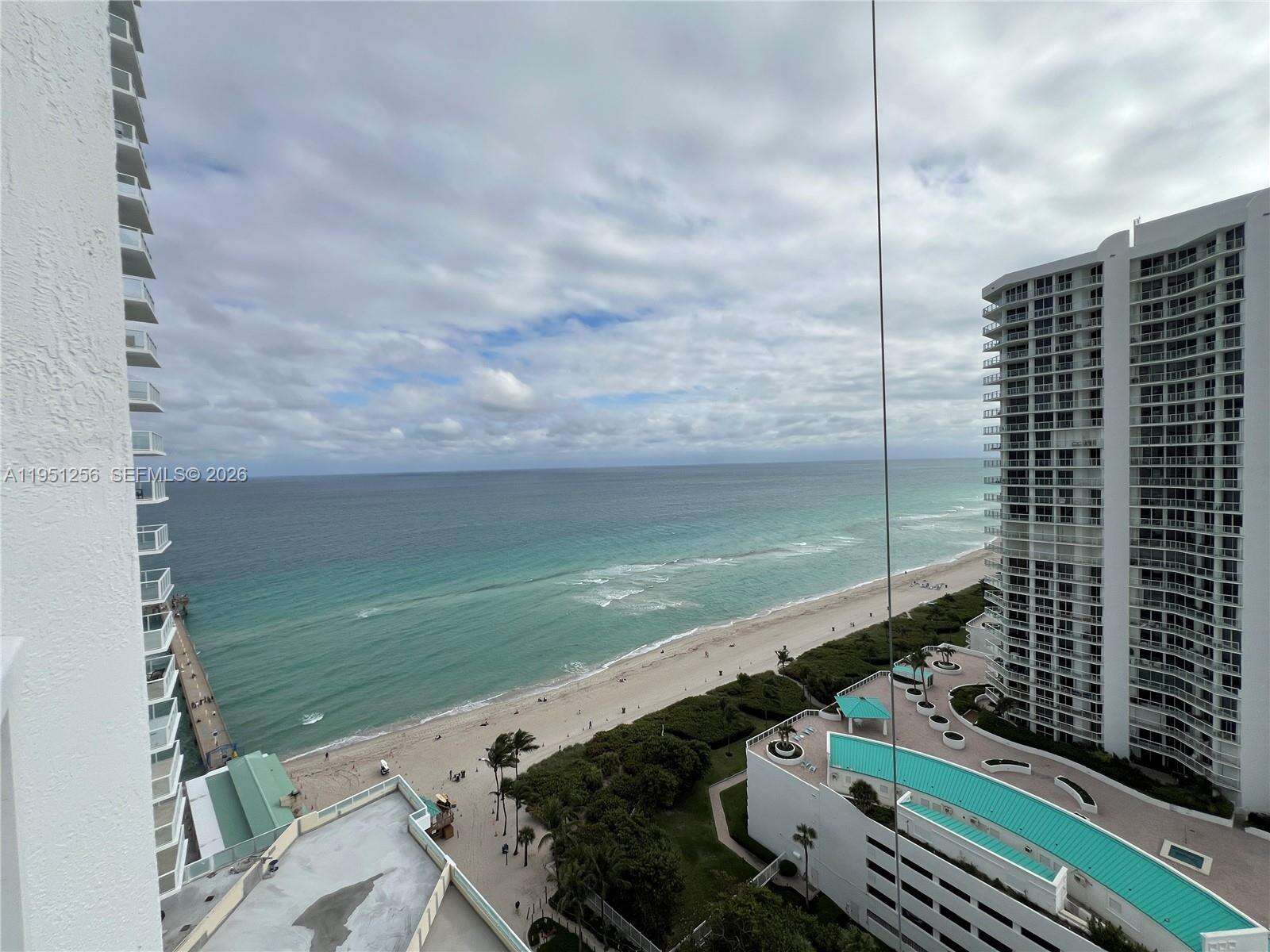 La Perla at 16699 Collins Ave, Sunny Isles Beach, FL 33160 - For Rent photo 26