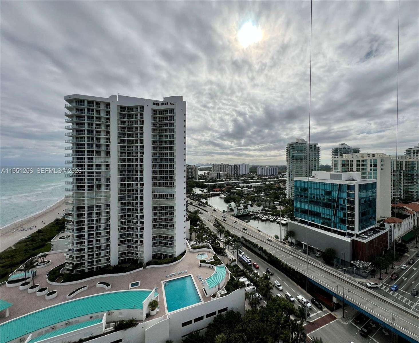 La Perla at 16699 Collins Ave, Sunny Isles Beach, FL 33160 - For Rent photo 27