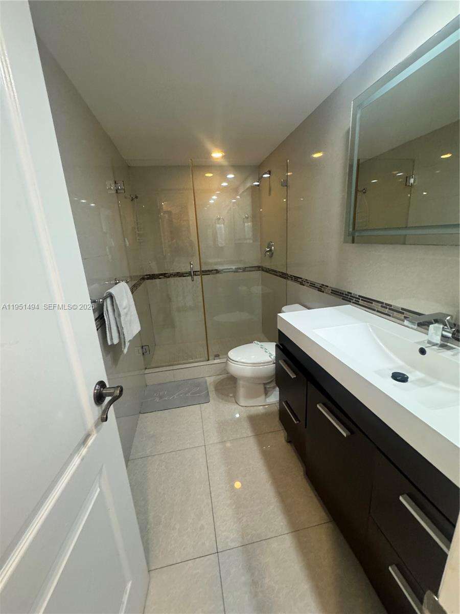Ocean Reserve at 19370 Collins Ave, Sunny Isles Beach, FL 33160 - For Rent photo 18