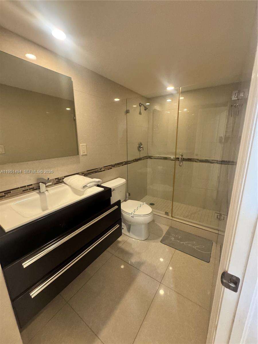 Ocean Reserve at 19370 Collins Ave, Sunny Isles Beach, FL 33160 - For Rent photo 34