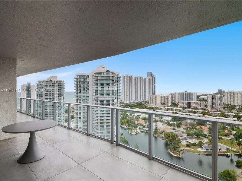 Parque Towers at 330 Sunny Isles Blvd, Sunny Isles Beach, FL 33160 - For Rent photo 1