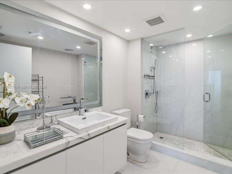 Parque Towers at 330 Sunny Isles Blvd, Sunny Isles Beach, FL 33160 - For Rent photo 32