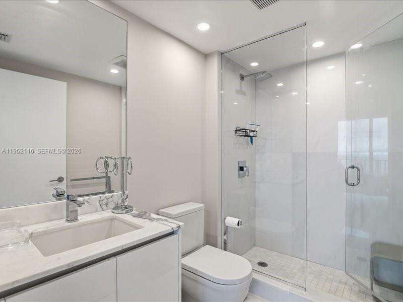 Parque Towers at 330 Sunny Isles Blvd, Sunny Isles Beach, FL 33160 - For Rent photo 36