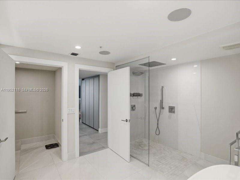 Parque Towers at 330 Sunny Isles Blvd, Sunny Isles Beach, FL 33160 - For Rent photo 48