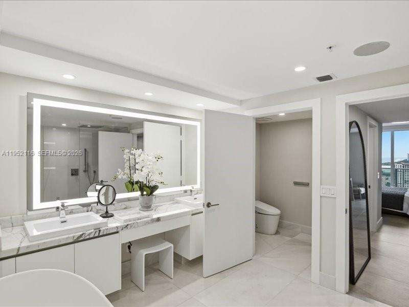 Parque Towers at 330 Sunny Isles Blvd, Sunny Isles Beach, FL 33160 - For Rent photo 49