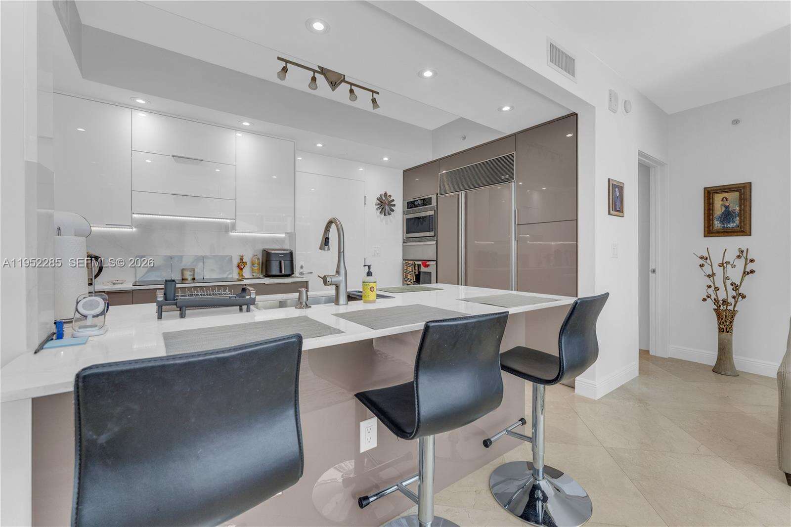 Ocean Palms at 3101 Ocean Dr, Hollywood, FL 33019 - For Rent photo 6