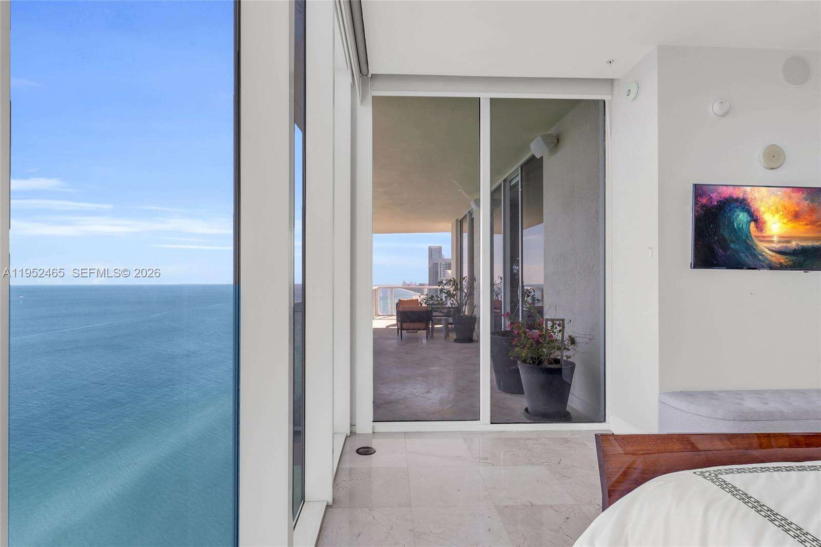 La Perla at 16699 Collins Ave, Sunny Isles Beach, FL 33160 - For Rent photo 18