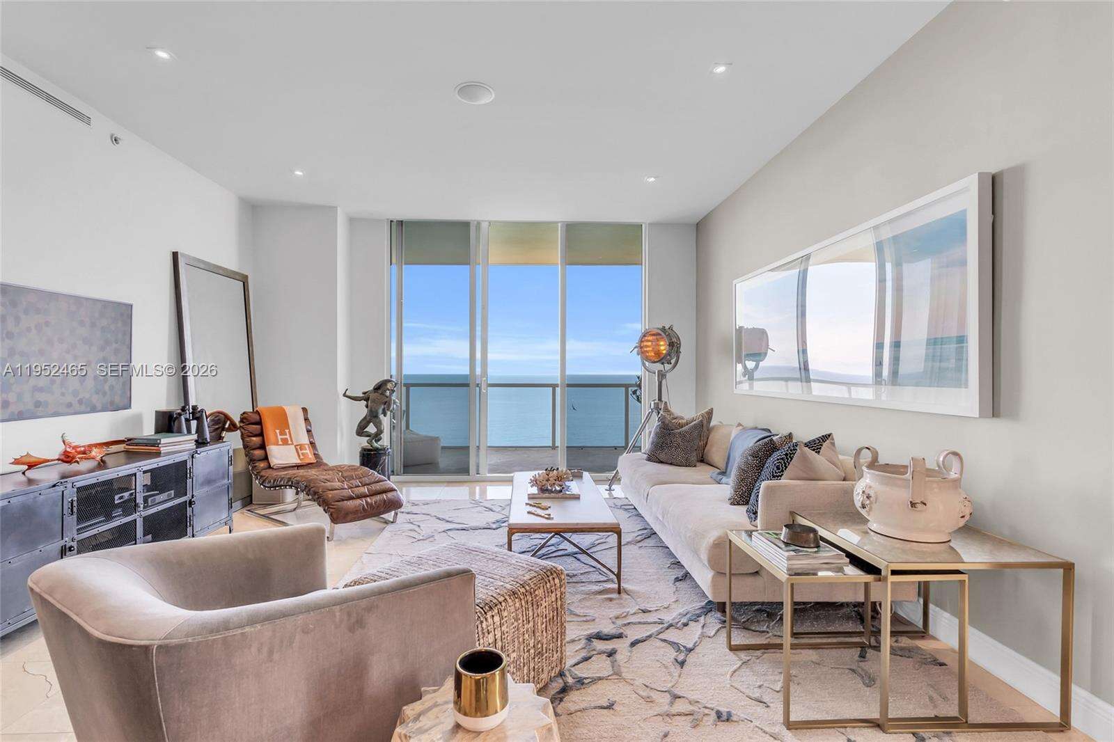 La Perla at 16699 Collins Ave, Sunny Isles Beach, FL 33160 - For Rent photo 3