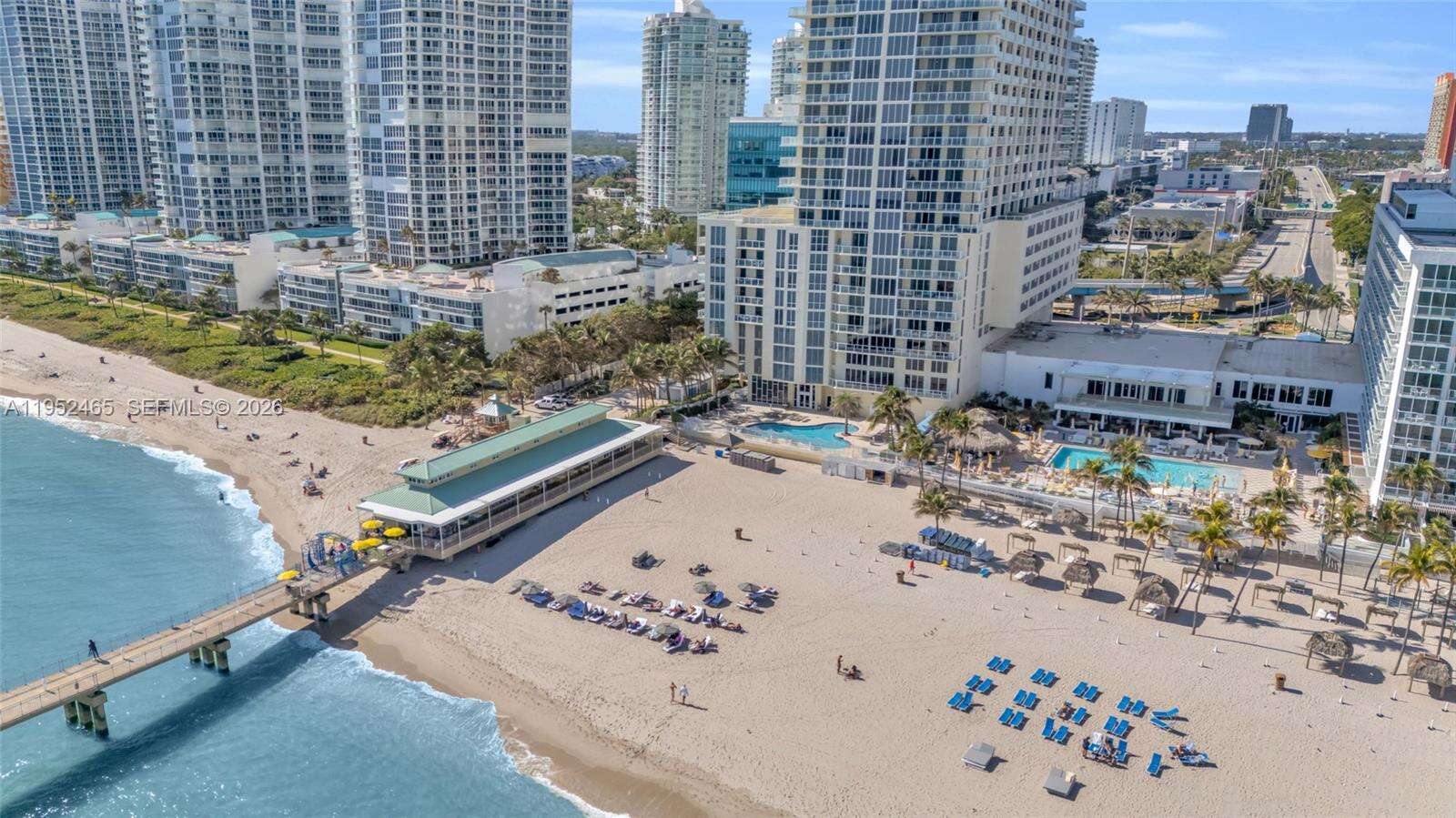 La Perla at 16699 Collins Ave, Sunny Isles Beach, FL 33160 - For Rent photo 25