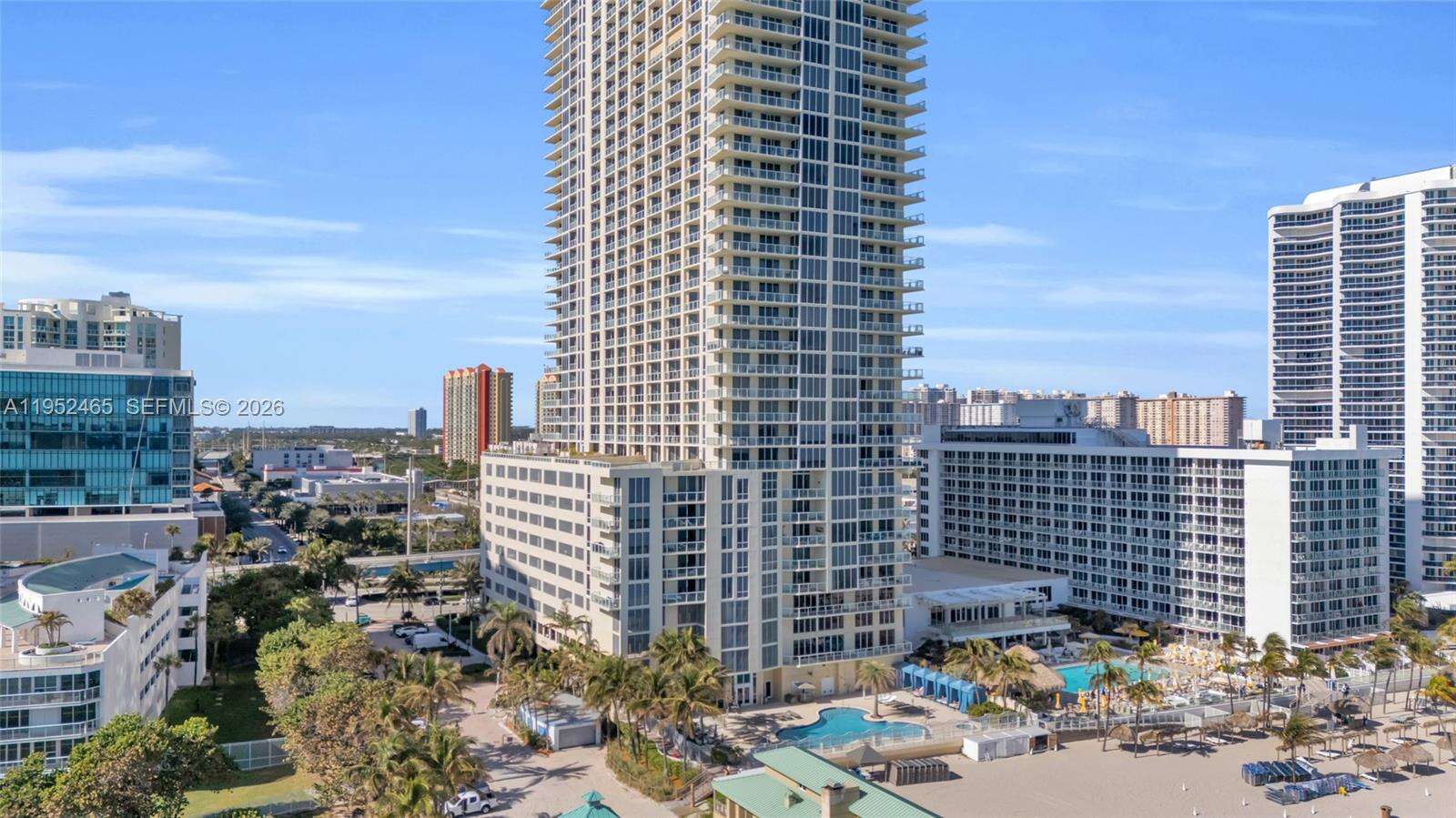La Perla at 16699 Collins Ave, Sunny Isles Beach, FL 33160 - For Rent photo 29