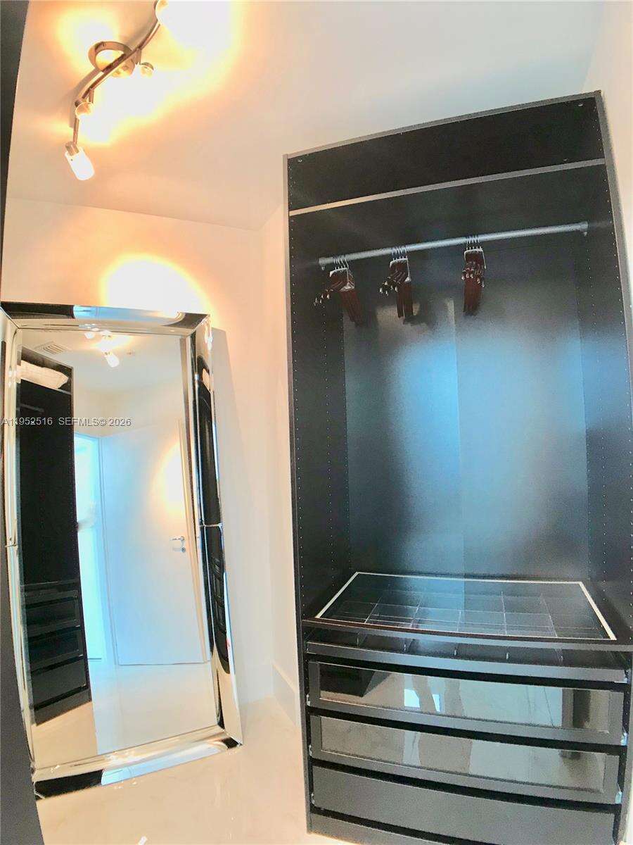 Continuum North Tower at 50 Pointe Dr, Miami Beach, FL 33139 - For Rent photo 7