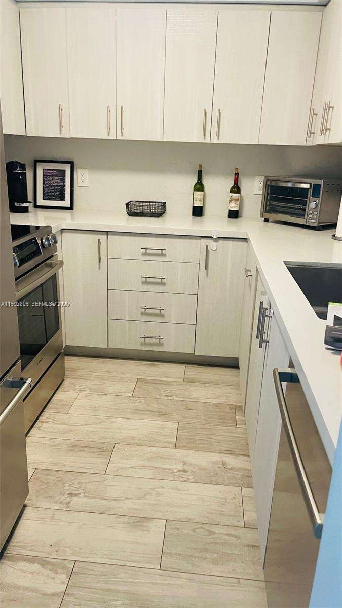 The Metropolitan at 2475 Brickell Ave, Miami, FL 33129 - For Rent photo 6
