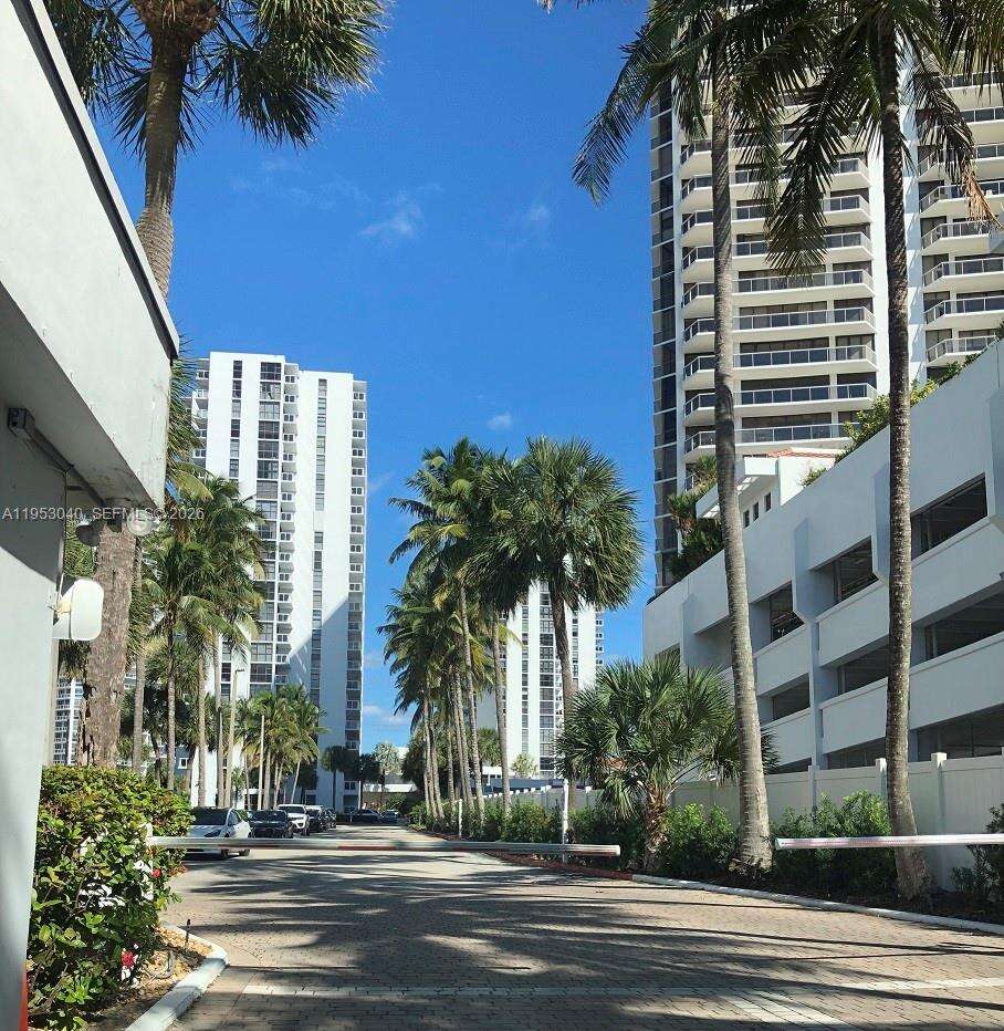 Waterview at 20515 Country Club Dr, Aventura, FL 33180 - For Rent photo 3