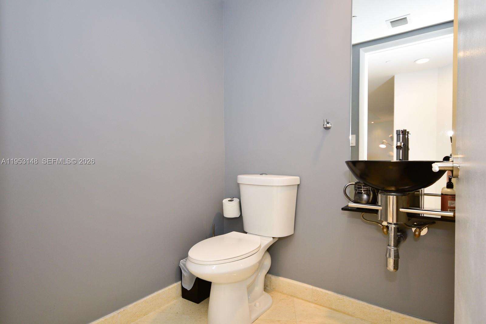 Ocean Four at 17201 Collins Ave, Sunny Isles Beach, FL 33160 - For Rent photo 15