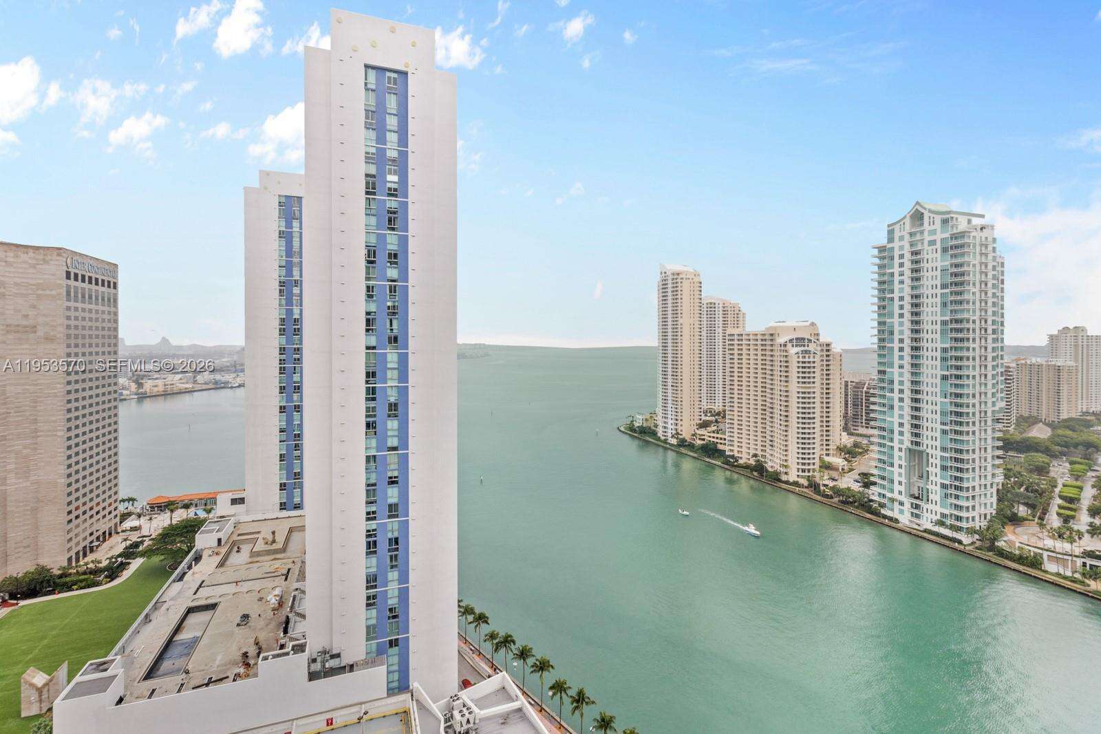 Met 1 at 300 Biscayne Blvd, Miami, FL 33131 - For Rent photo 14