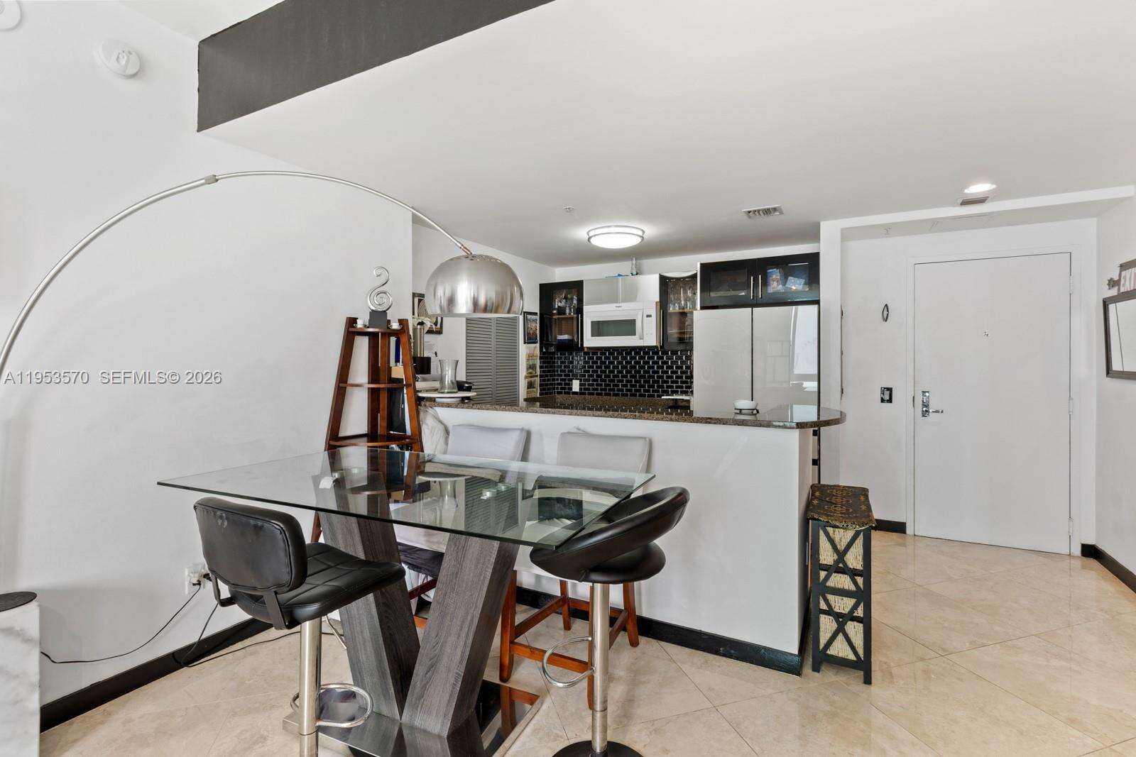 Met 1 at 300 Biscayne Blvd, Miami, FL 33131 - For Rent photo 4