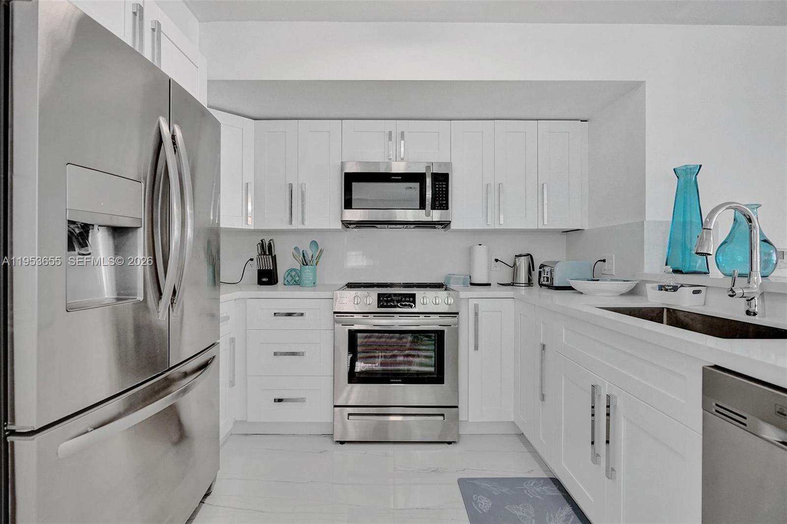 The Yacht Club At Aventura at 19601 Country Club Dr, Aventura, FL 33180 - For Rent photo 18