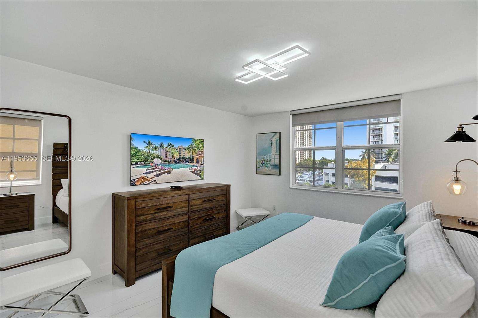 The Yacht Club At Aventura at 19601 Country Club Dr, Aventura, FL 33180 - For Rent photo 36