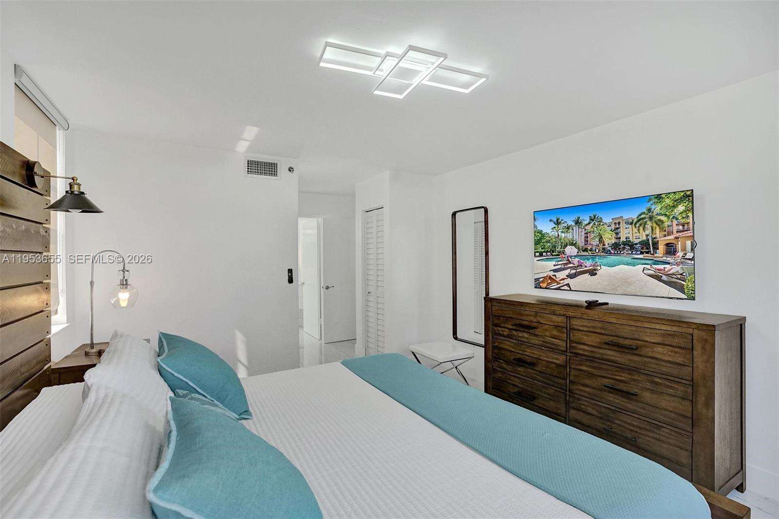 The Yacht Club At Aventura at 19601 Country Club Dr, Aventura, FL 33180 - For Rent photo 38