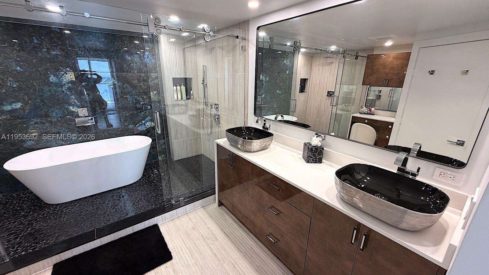 Icon Brickell 1 at 465 Brickell Ave, Miami, FL 33131 - For Rent photo 11