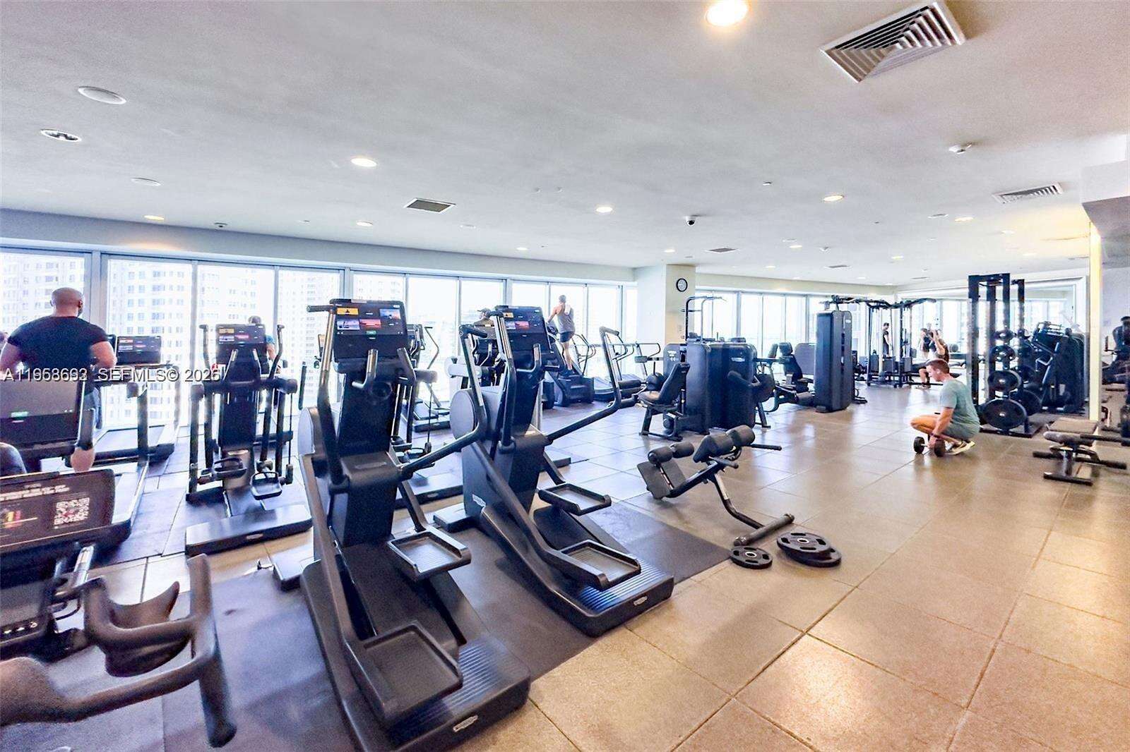 Icon Brickell 1 at 465 Brickell Ave, Miami, FL 33131 - For Rent photo 24