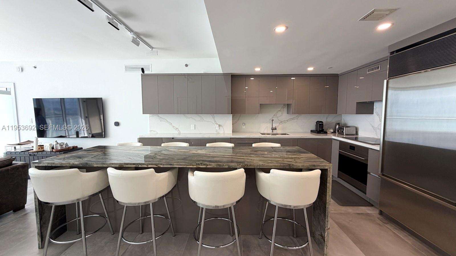 Icon Brickell 1 at 465 Brickell Ave, Miami, FL 33131 - For Rent photo 5