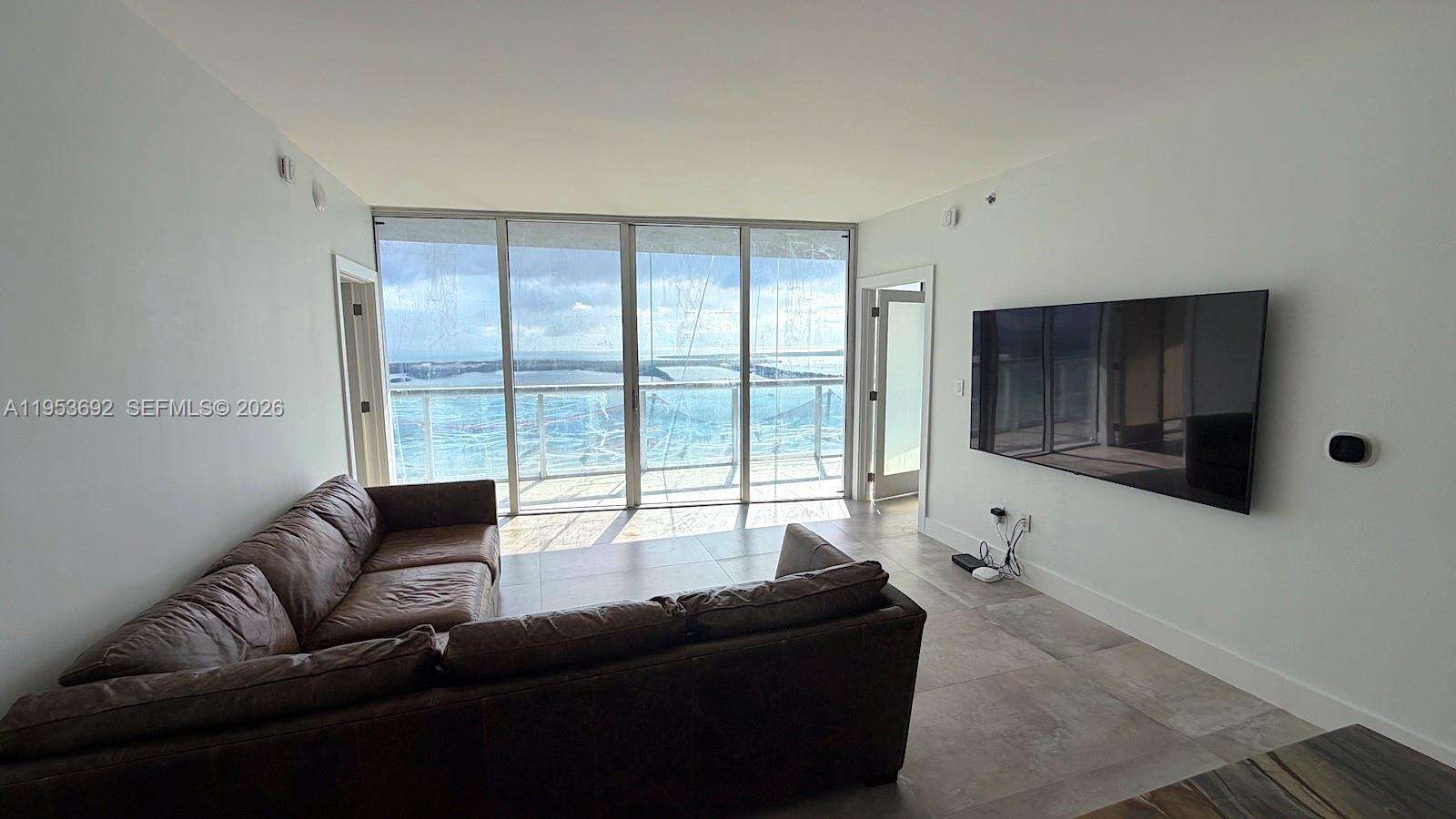 Icon Brickell 1 at 465 Brickell Ave, Miami, FL 33131 - For Rent photo 7