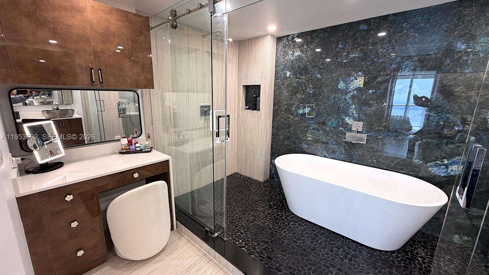 Icon Brickell 1 at 465 Brickell Ave, Miami, FL 33131 - For Rent photo 9