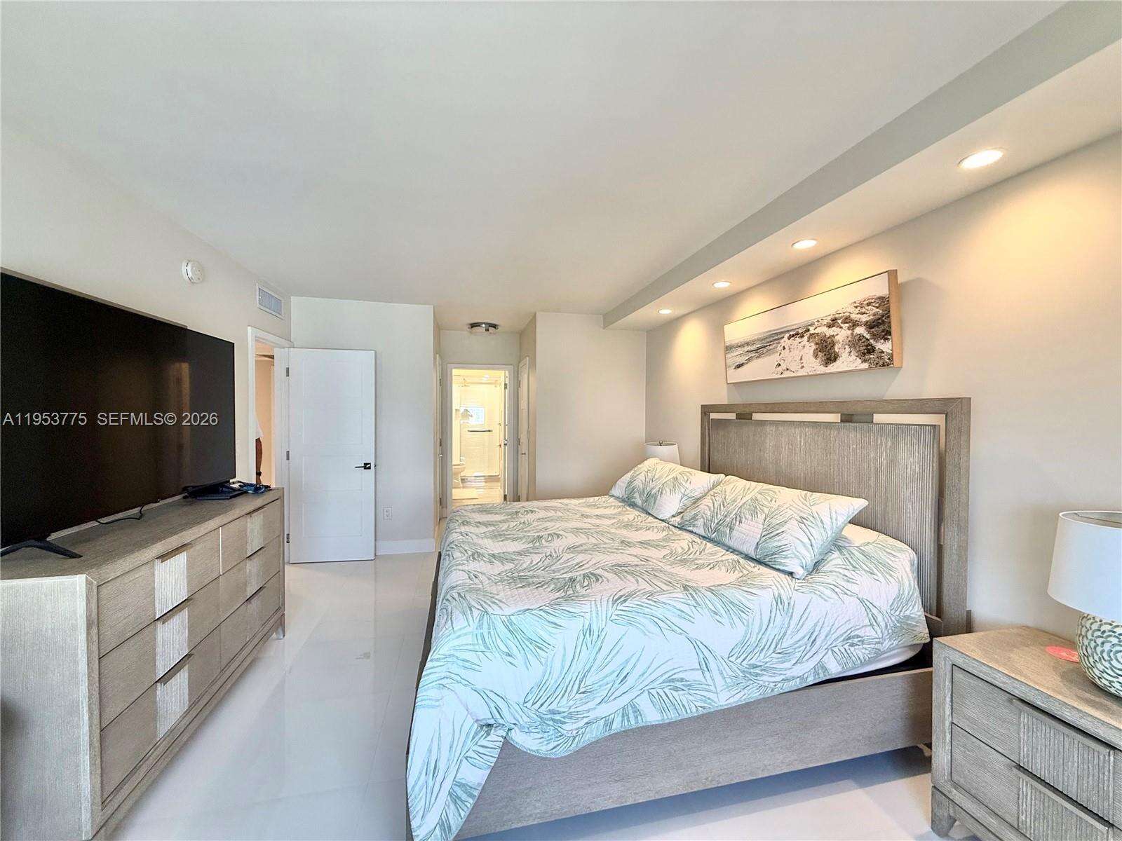 The Hemispheres at 1985 Ocean Dr, Hallandale Beach, FL 33009 - For Rent photo 13