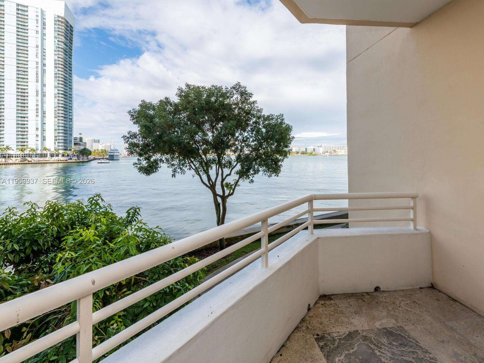 One Tequesta Point at 888 Brickell Key Dr, Miami, FL 33131 - For Rent photo 57