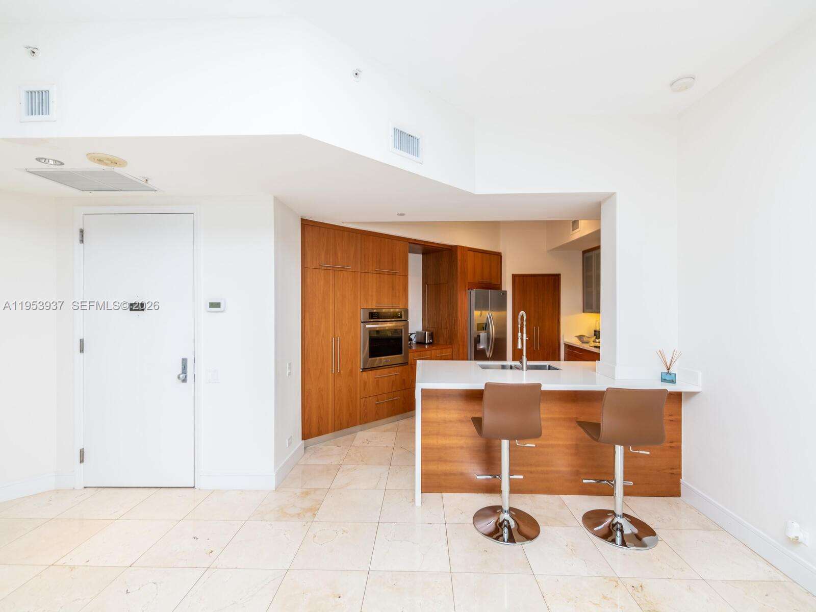One Tequesta Point at 888 Brickell Key Dr, Miami, FL 33131 - For Rent photo 7