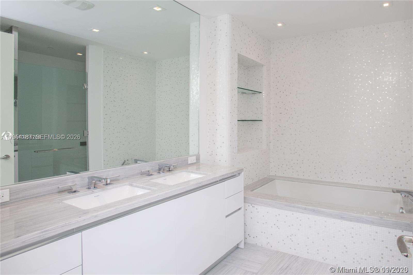 Jade Signature at 16901 Collins Ave, Sunny Isles Beach, FL 33160 - For Rent photo 15
