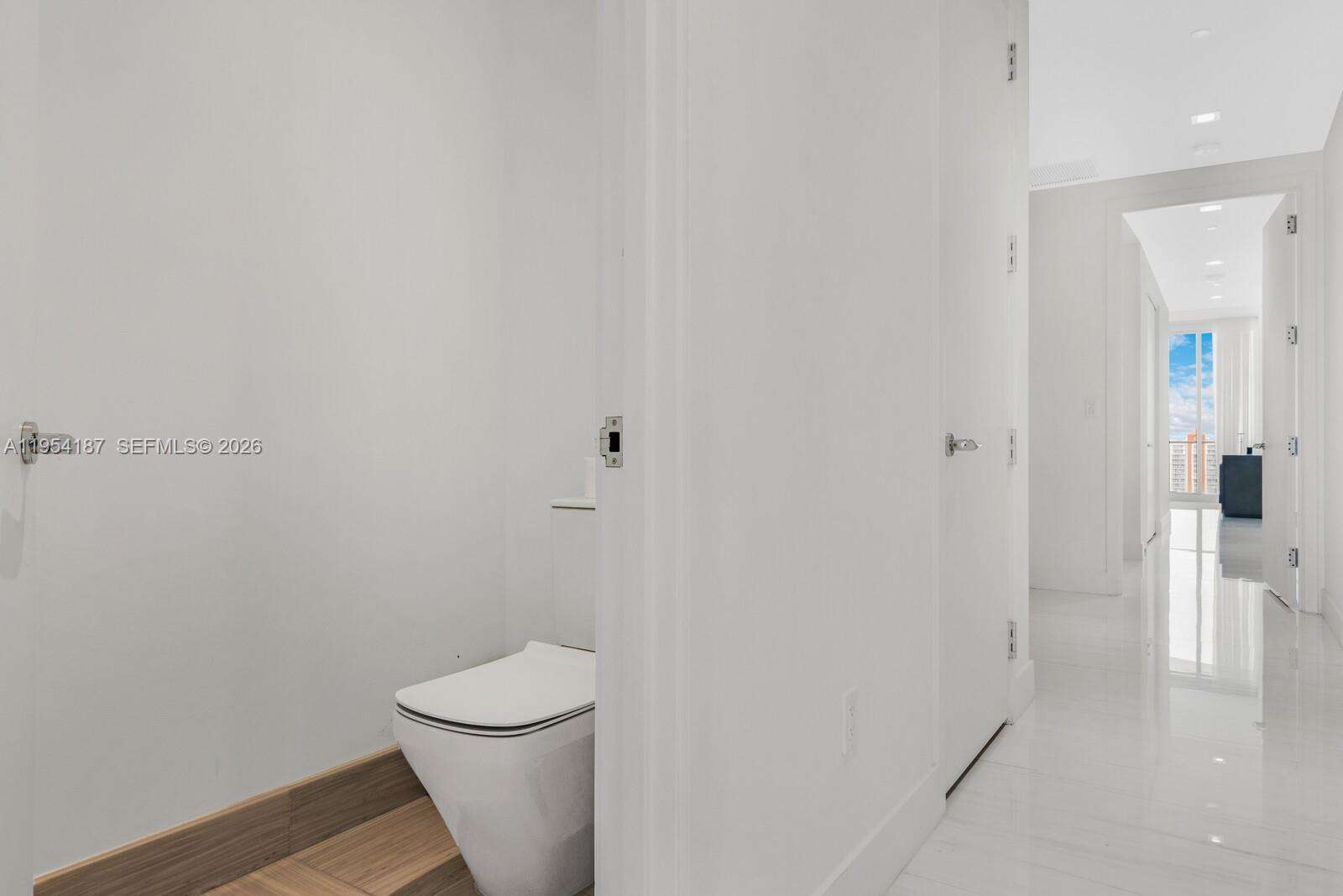 Jade Signature at 16901 Collins Ave, Sunny Isles Beach, FL 33160 - For Rent photo 31