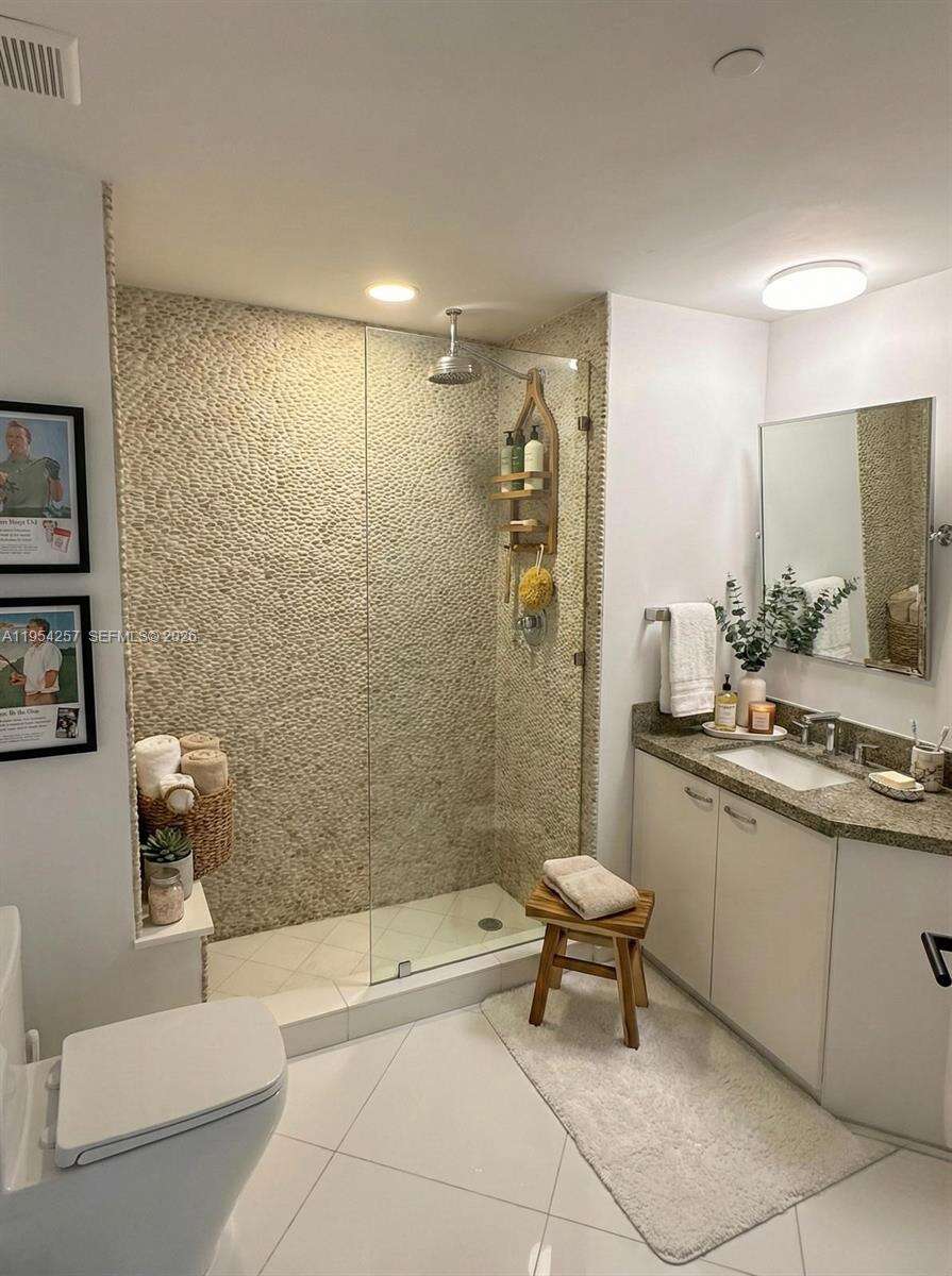 The Grand Venetian at 10 Venetian Way, Miami Beach, FL 33139 - For Rent photo 11