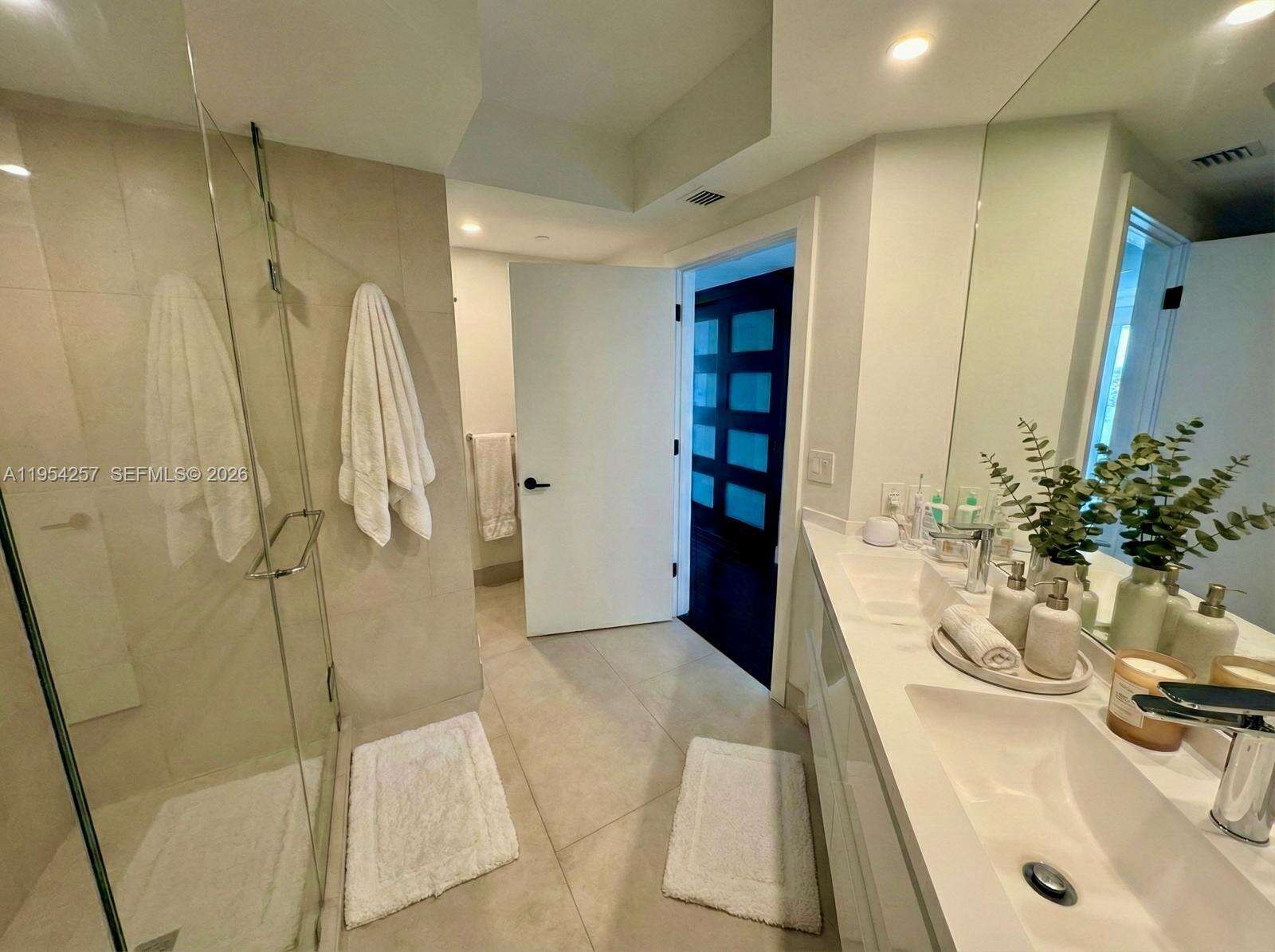 The Grand Venetian at 10 Venetian Way, Miami Beach, FL 33139 - For Rent photo 8