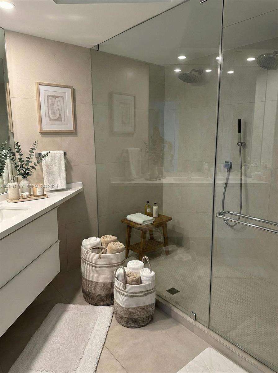 The Grand Venetian at 10 Venetian Way, Miami Beach, FL 33139 - For Rent photo 9