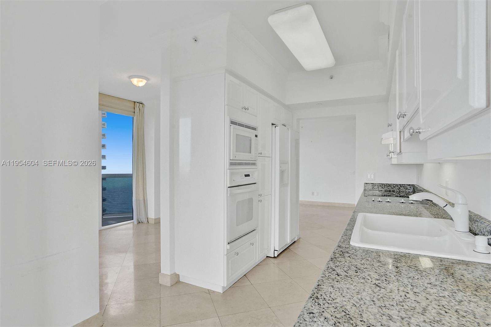 Green Diamond at 4775 Collins Ave, Miami Beach, FL 33140 - For Rent photo 26