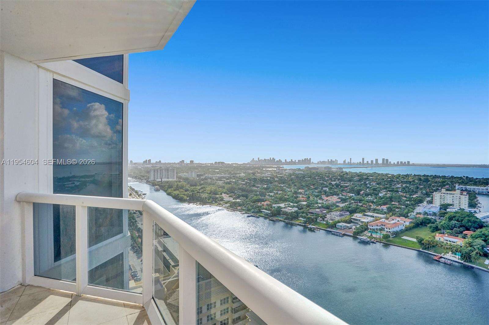 Green Diamond at 4775 Collins Ave, Miami Beach, FL 33140 - For Rent photo 10