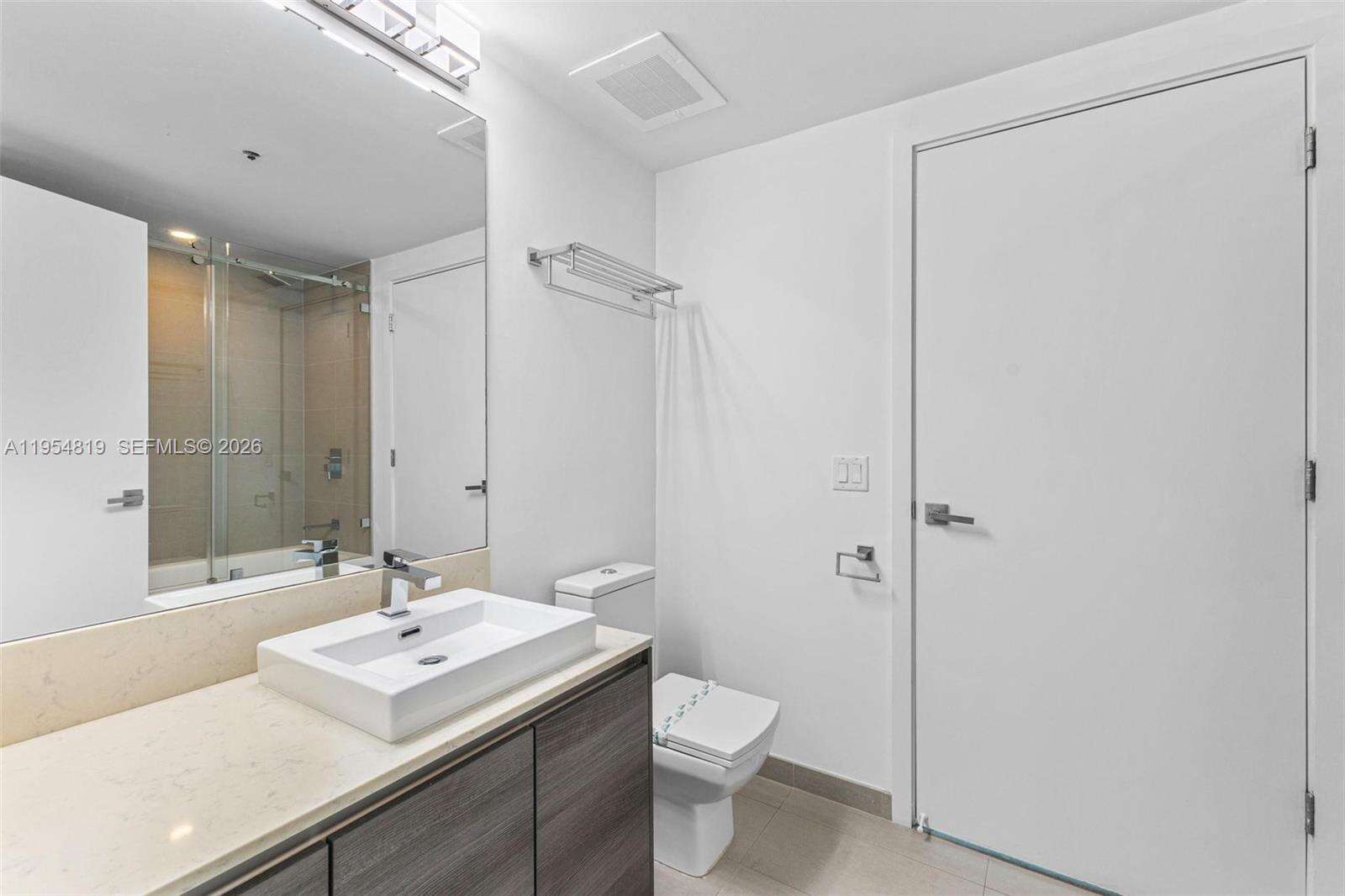The Bond On Brickell at 1080 Brickell Ave, Miami, FL 33131 - For Rent photo 11