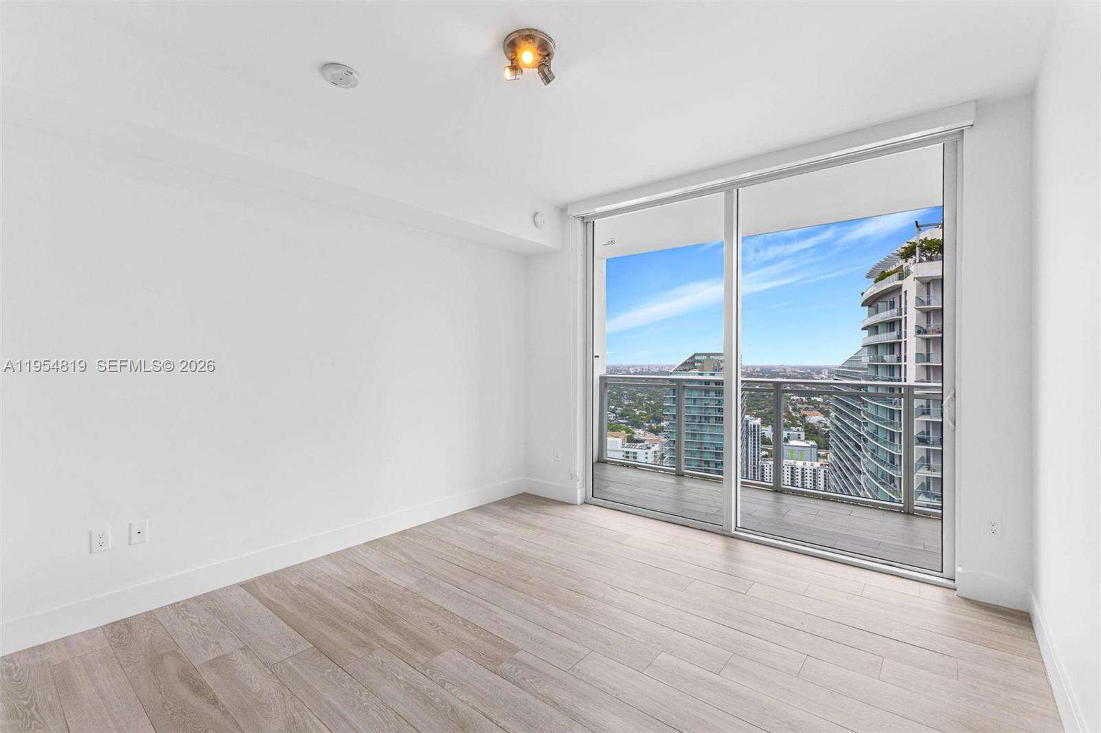 The Bond On Brickell at 1080 Brickell Ave, Miami, FL 33131 - For Rent photo 12