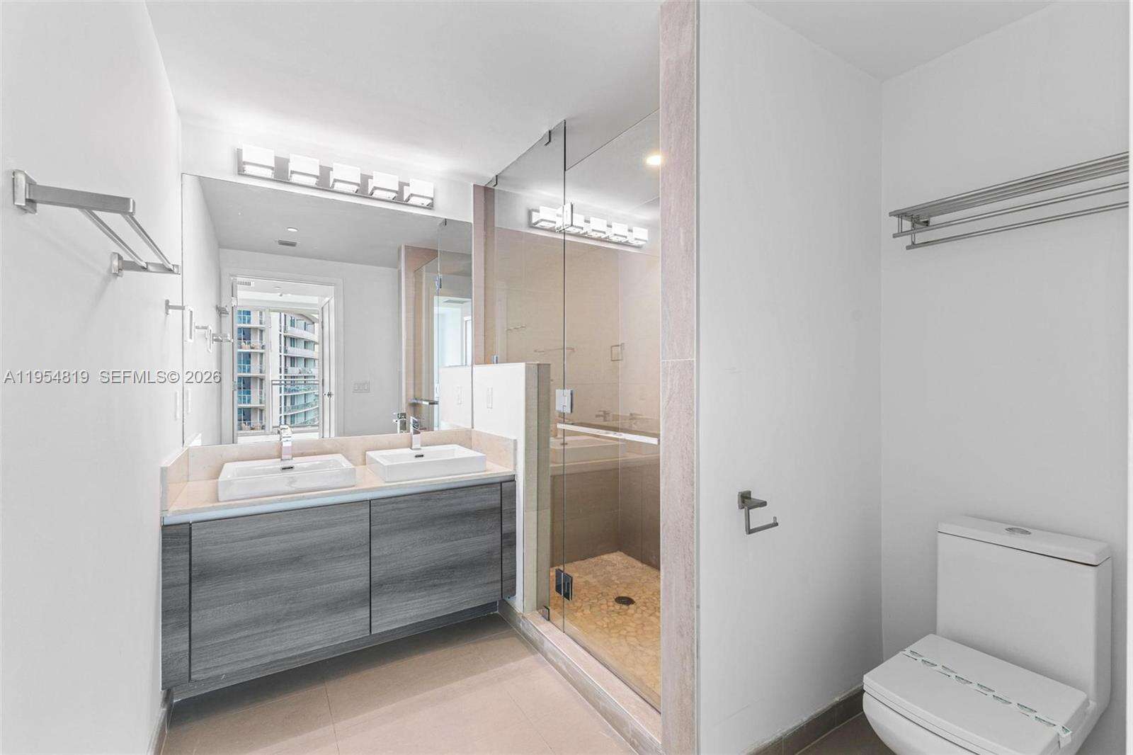 The Bond On Brickell at 1080 Brickell Ave, Miami, FL 33131 - For Rent photo 14