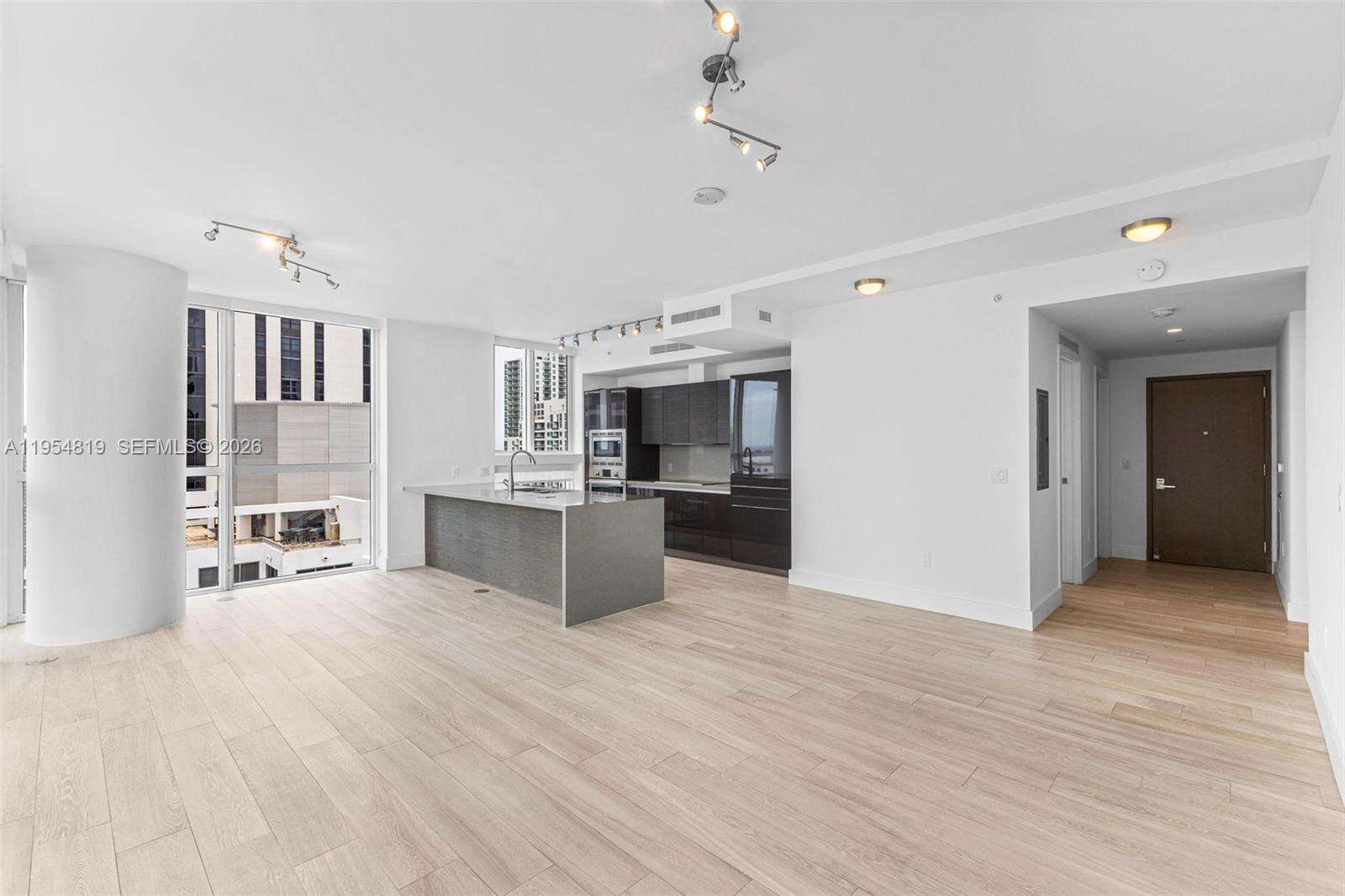 The Bond On Brickell at 1080 Brickell Ave, Miami, FL 33131 - For Rent photo 3