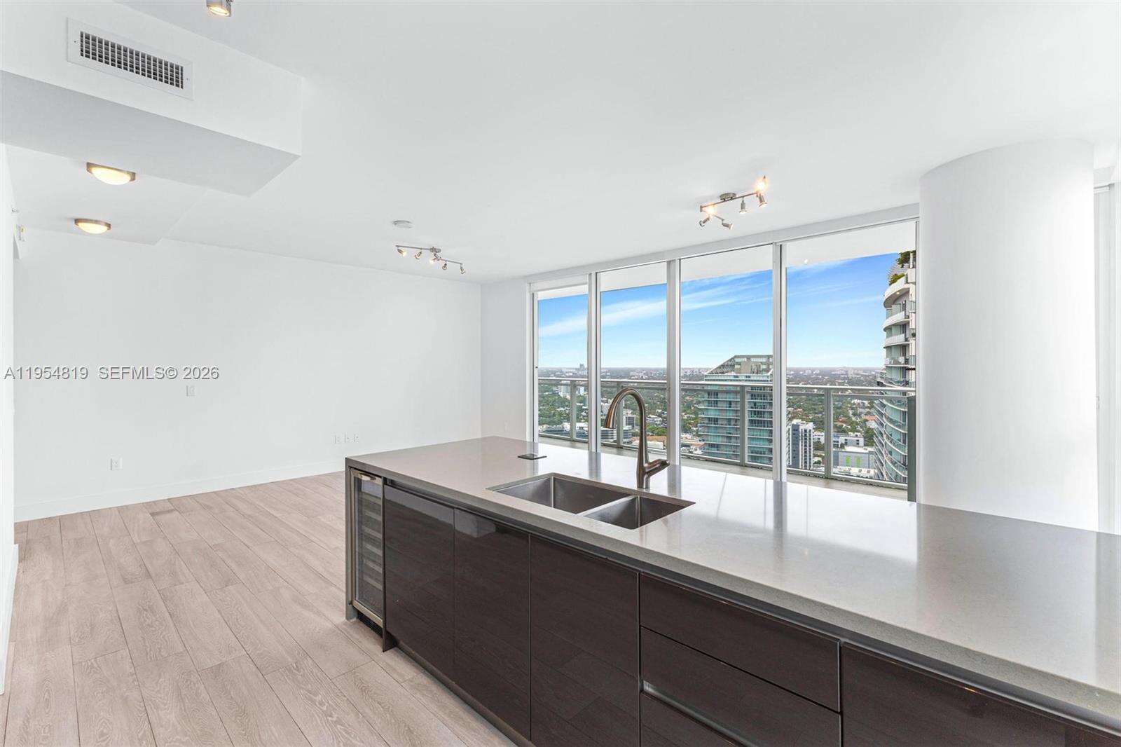The Bond On Brickell at 1080 Brickell Ave, Miami, FL 33131 - For Rent photo 7